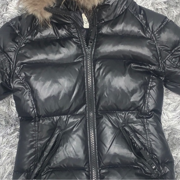 Black shiny down coat - Picture 6 of 6